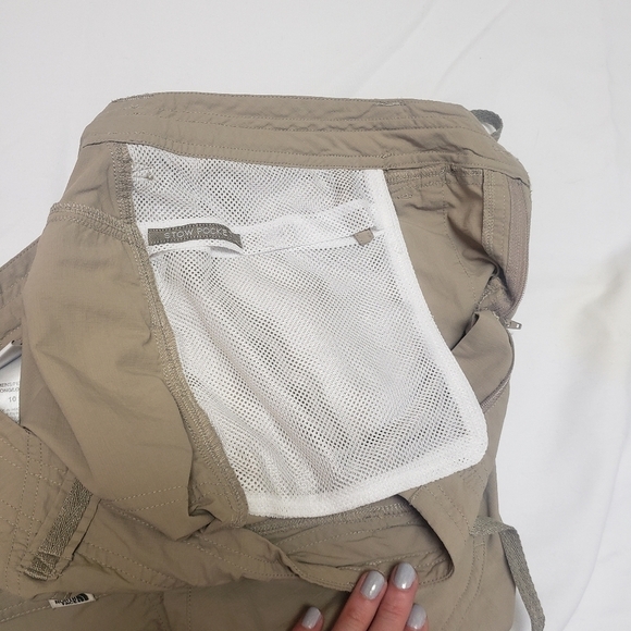 The North Face Khaki Hiking Shorts Size 10 Long - Picture 9 of 11